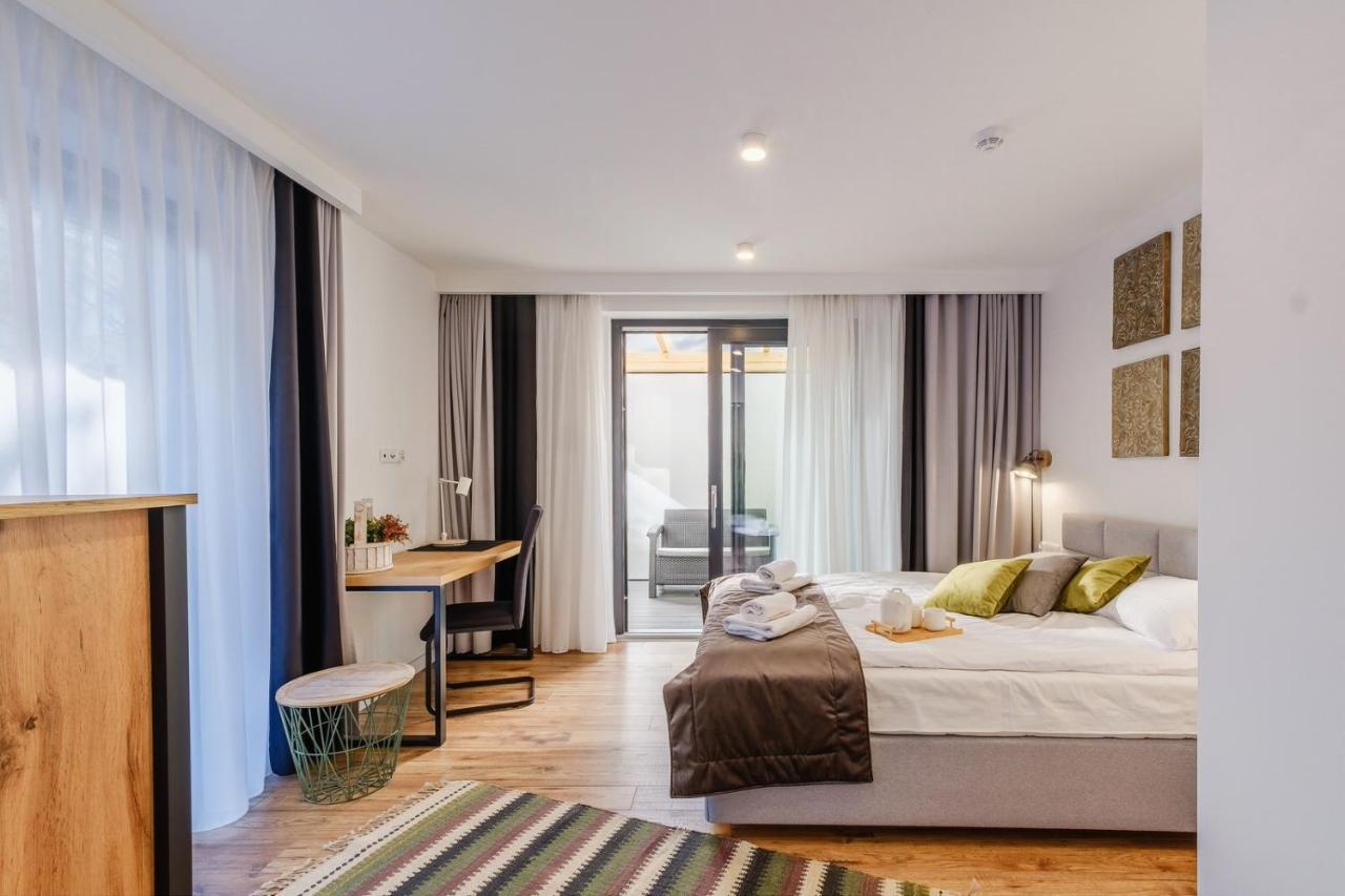 Rezydencja Ornak 5 - Stylowe Apartamenty Z Balkonami I Jacuzzi, 5 Min Pieszo Do Krupowek, Izby Podhalanskie Zakopane Luaran gambar