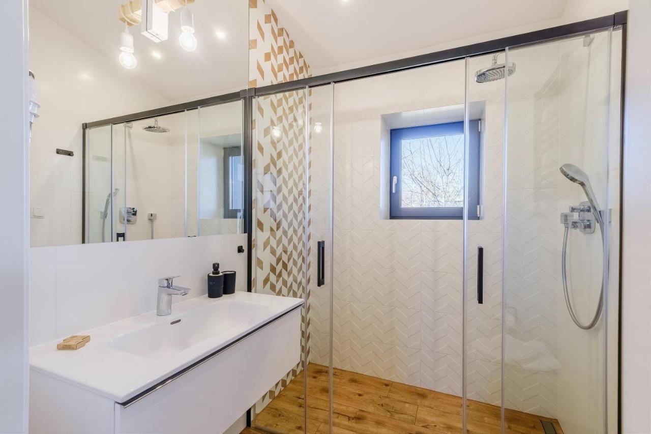 Rezydencja Ornak 5 - Stylowe Apartamenty Z Balkonami I Jacuzzi, 5 Min Pieszo Do Krupowek, Izby Podhalanskie Zakopane Luaran gambar