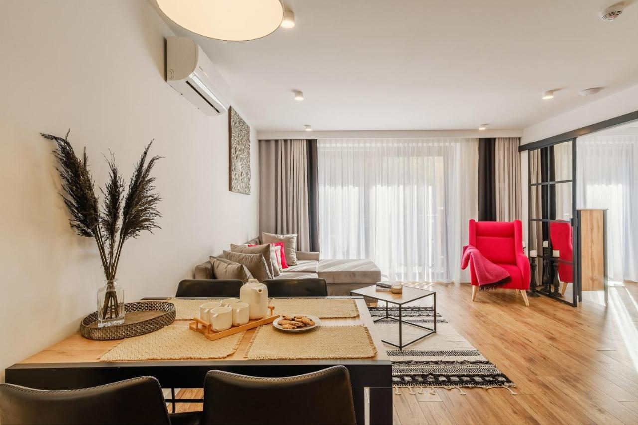 Rezydencja Ornak 5 - Stylowe Apartamenty Z Balkonami I Jacuzzi, 5 Min Pieszo Do Krupowek, Izby Podhalanskie Zakopane Luaran gambar