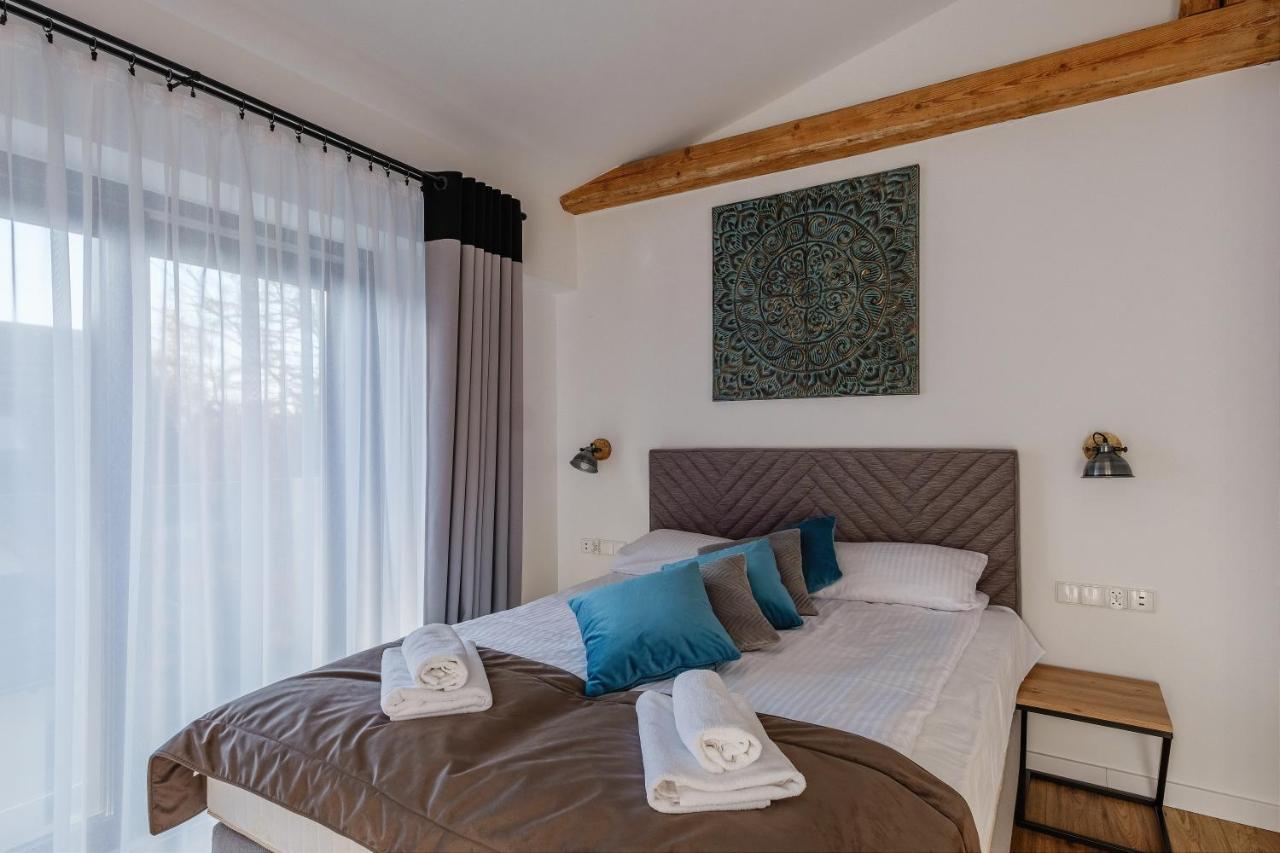 Rezydencja Ornak 5 - Stylowe Apartamenty Z Balkonami I Jacuzzi, 5 Min Pieszo Do Krupowek, Izby Podhalanskie Zakopane Luaran gambar